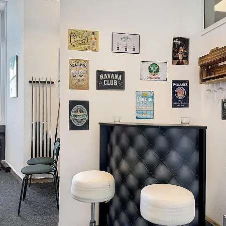 Loft In Fuer 15 Gaeste Mit Billard & Netflix Stuttgart