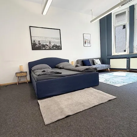 Appartement Loft In Fuer 15 Gaeste Mit Billard & Netflix Stuttgart
