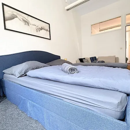 Loft In Fuer 15 Gaeste Mit Billard & Netflix Stuttgart